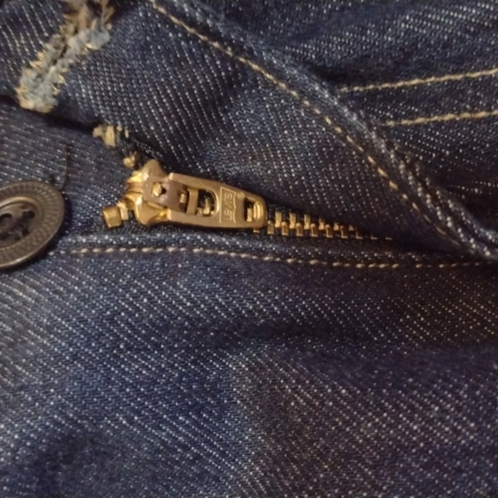 Levi's Jeans - Picture 8 of 16